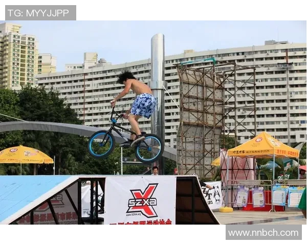 南京攀岩队在极限运动会中以77分稳居积分榜首位